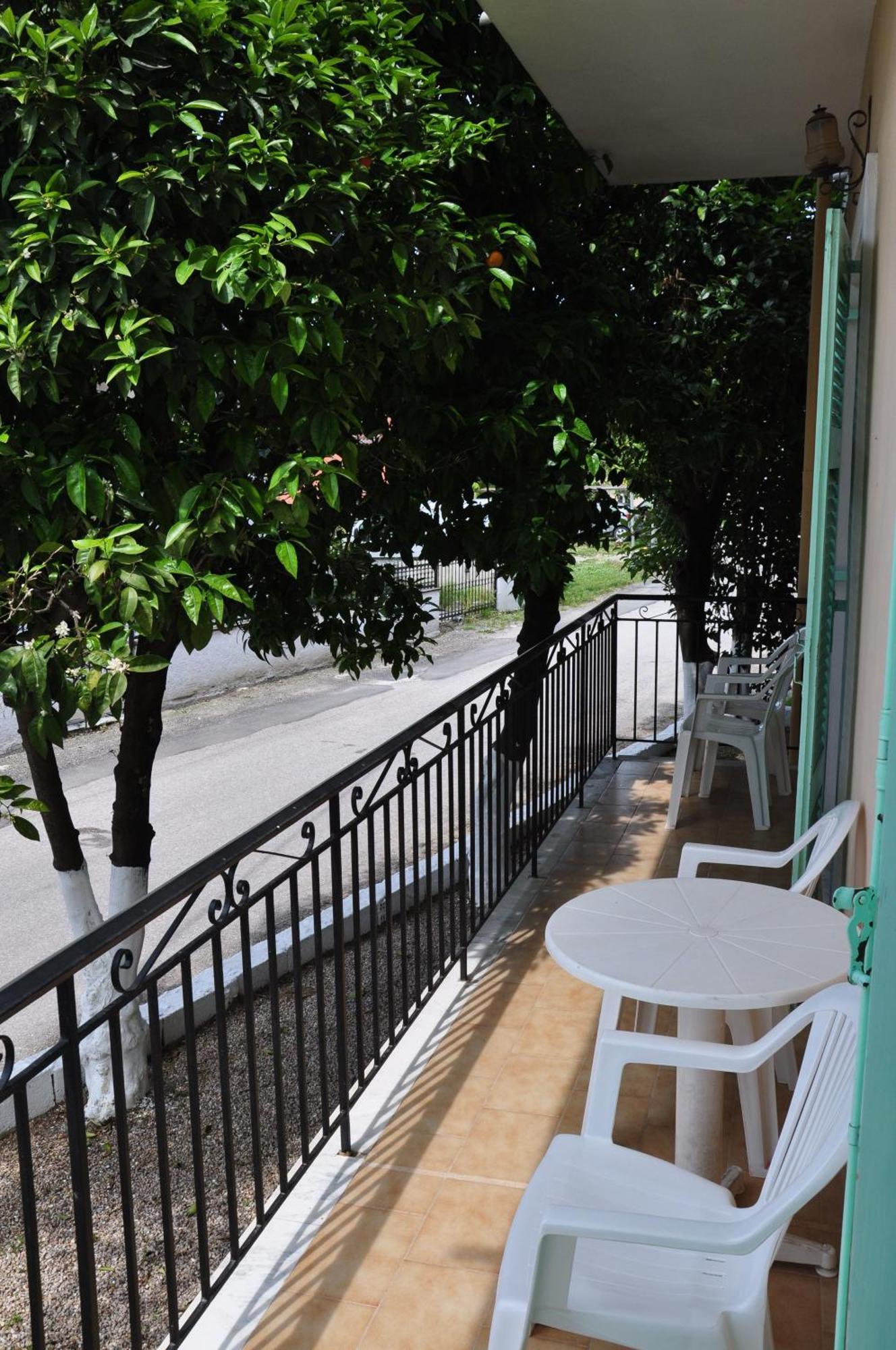 Paraskevi Apartments Ipsos Esterno foto